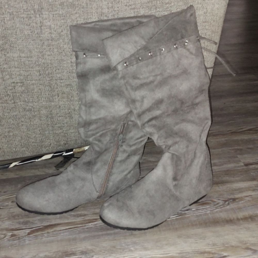 Rampage Gray Brennan faux suede high cuff boots. Sz 9.5 NWOT